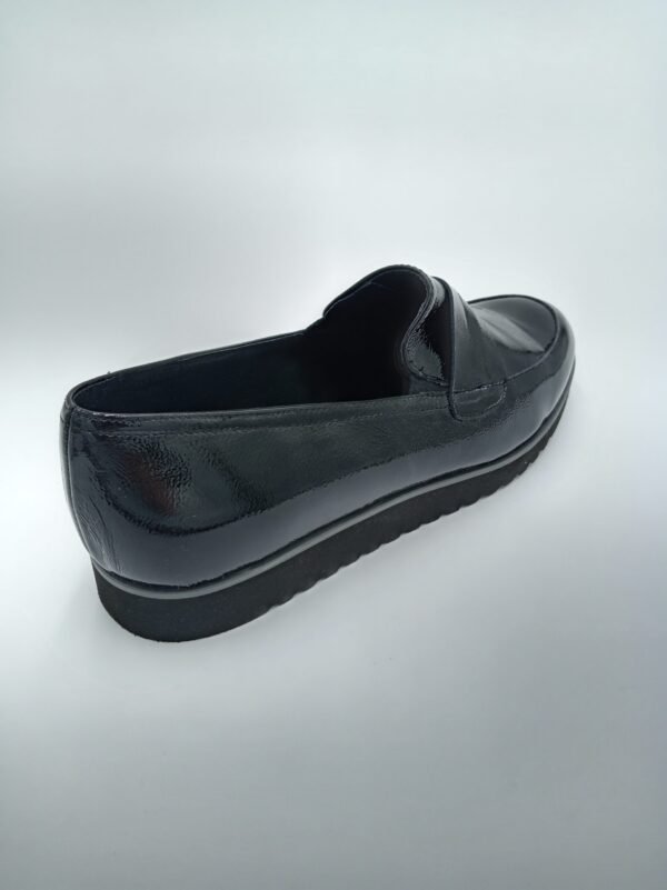 Mocassins vernis noir femme Rosewood Susi arrière droit