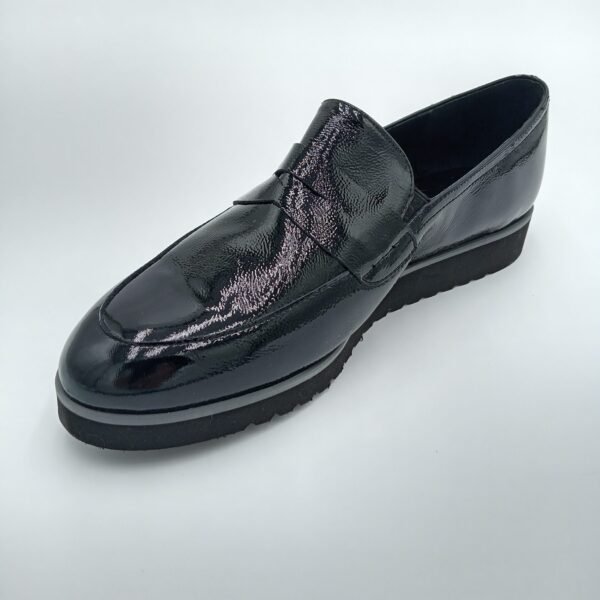 Mocassins vernis noir femme Rosewood Susi avant droit
