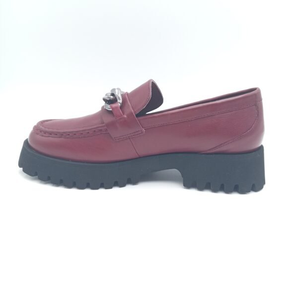 Mocassins cuir bordeaux femme Carmela avec chaîne métallique pointure 39 profil opposé